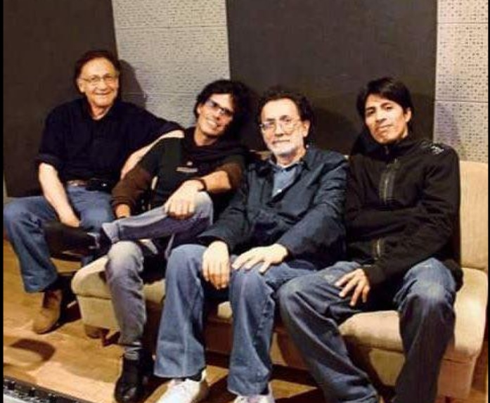 Hace solo unas semanas, a pesar de lo avanzado de su mal, la parálisis bulbar, lanzó un nuevo tema, esta vez ayudado por la novedosa inteligencia artificial.