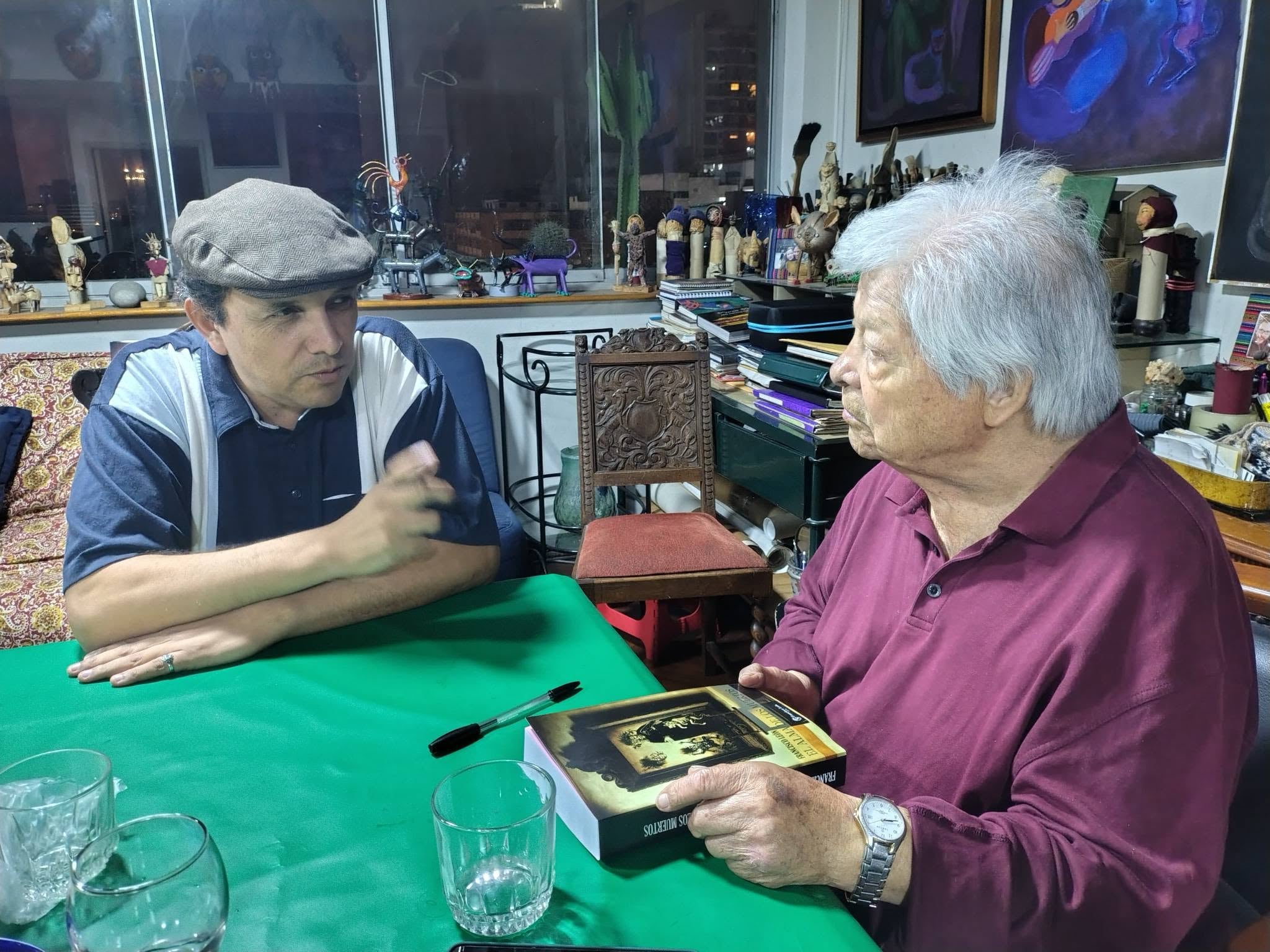 Francisco León y el reconocido artista Alberto Quintanilla.