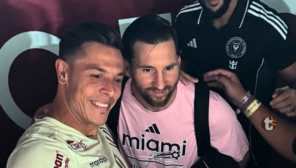 Integrantes de Universitario piden foto a Messi