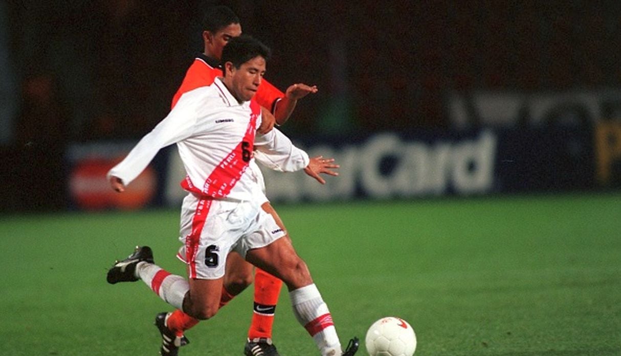 José Pereda fue titular ante Holanda en el amistoso de 1998. (Foto: Getty Images)