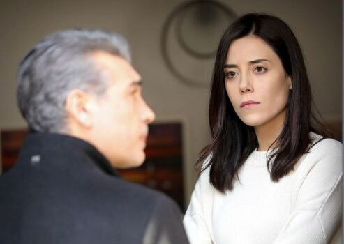La telenovela turca “Infiel” está protagonizada por Cansu Dere y Caner Cindoruk (Foto: Medyapim)