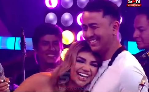 Naldy Saldaña y su pareja luego de que ella se lanzara como solita en 'El Reventonazo de la Chola'.