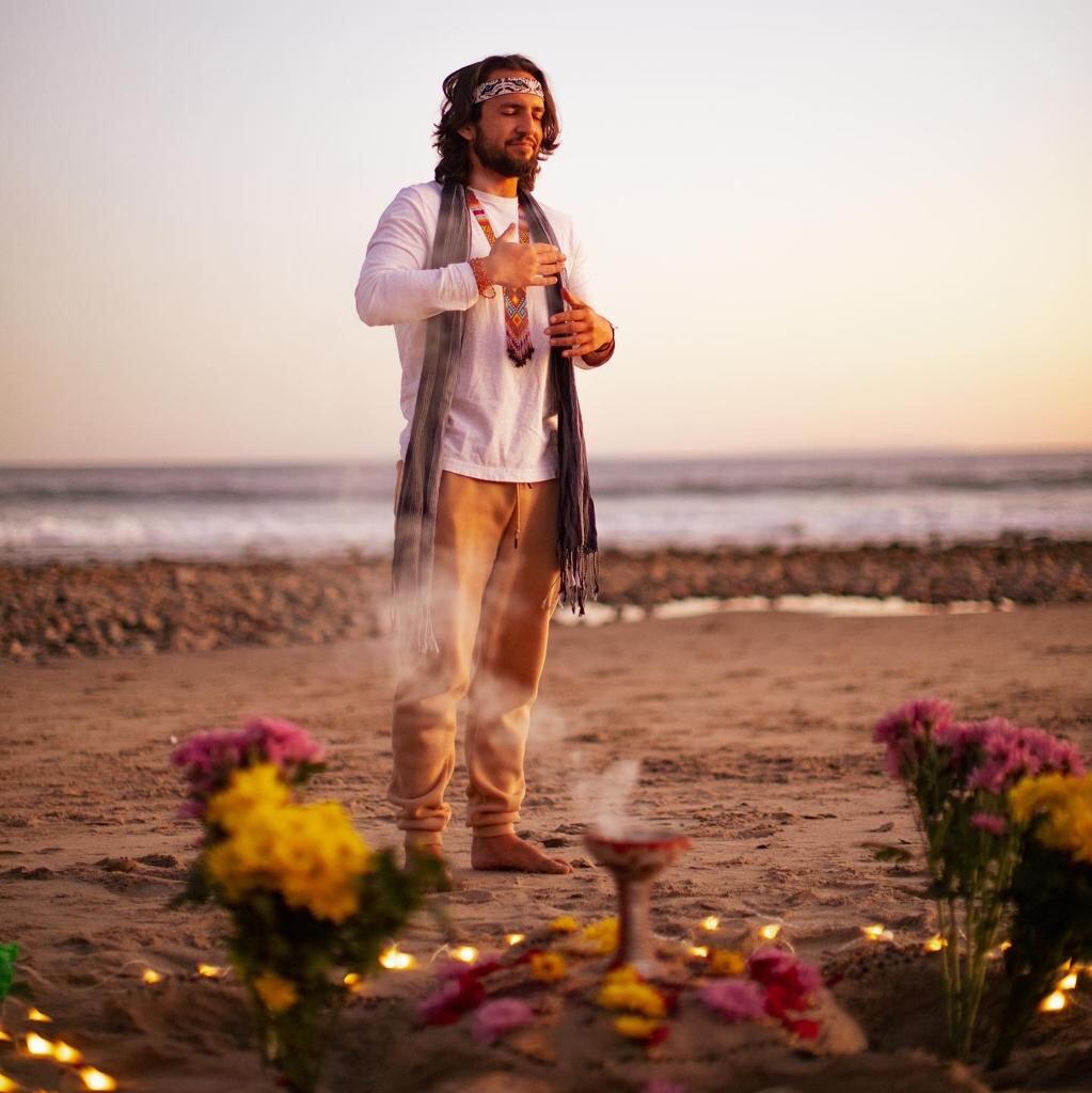 Salvatore ha guiado a más de 1000 participantes en más de un centenar de eventos en California, Florida, Noruega y su querido Perú.