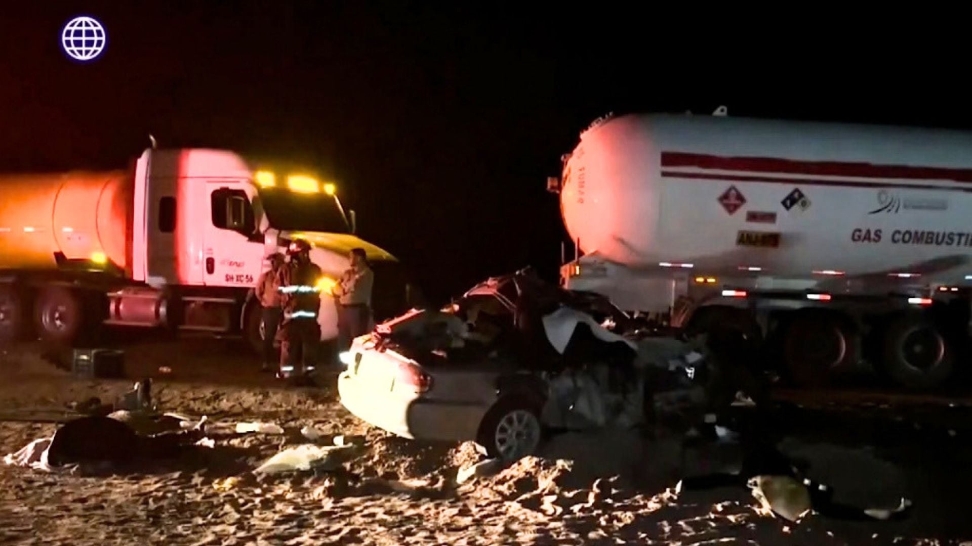 Familia muere en choque con camión cisterna
