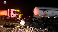 Familia muere en choque con camión cisterna
