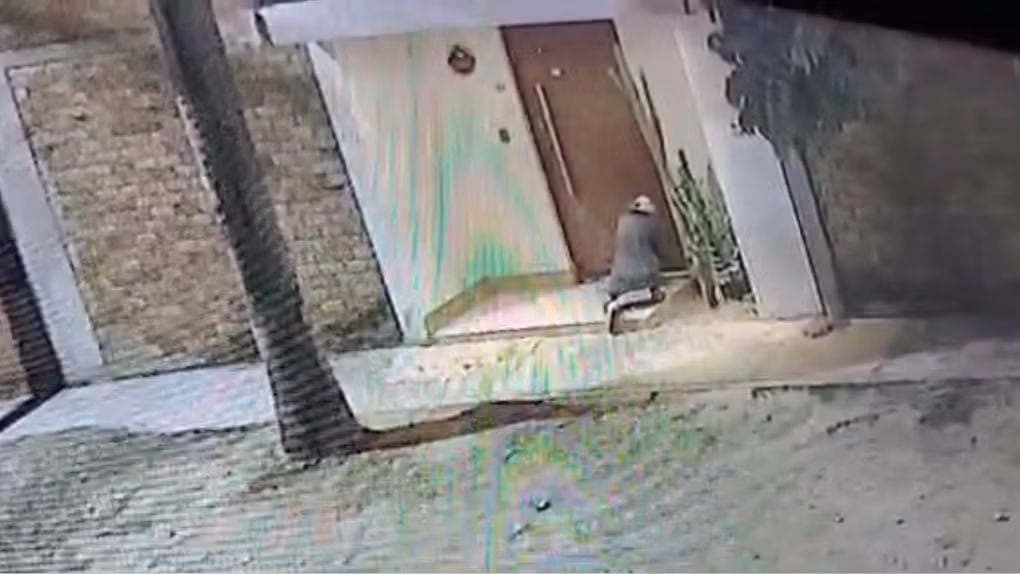 Sujeto fue captado dejando un explosivo en casa de empresaria