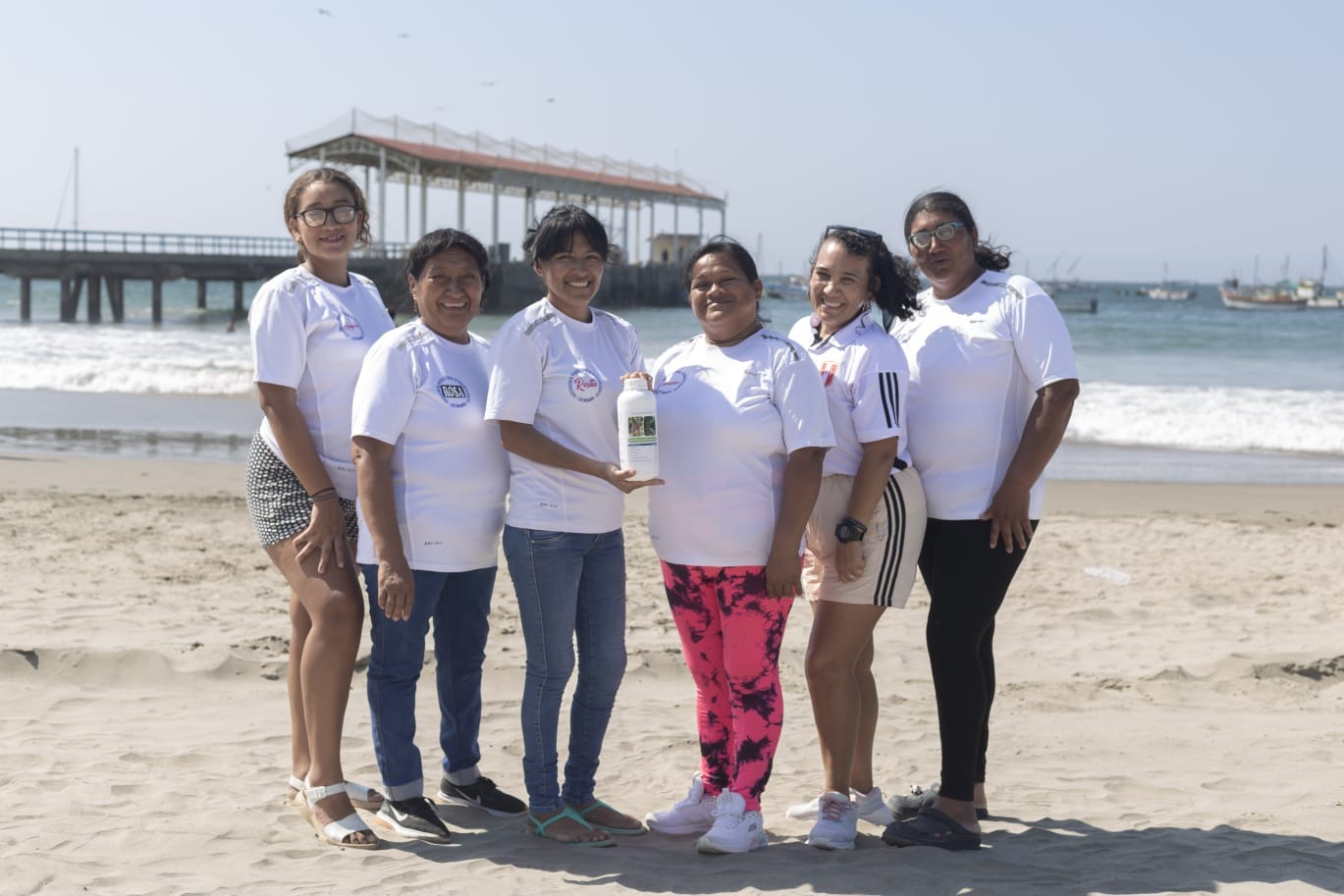 Este emprendimiento también empodera a las mujeres, muchas de ellas jefas de hogar, al proporcionarles una fuente de ingresos adicional.