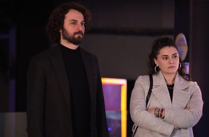 Han y Ceylán en la telenovela "Inocentes" (Foto: OG Medya / OGM Production)