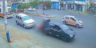 Cámaras grabaron cómo fue arrollada mujer. (Imágenes: Roger García)