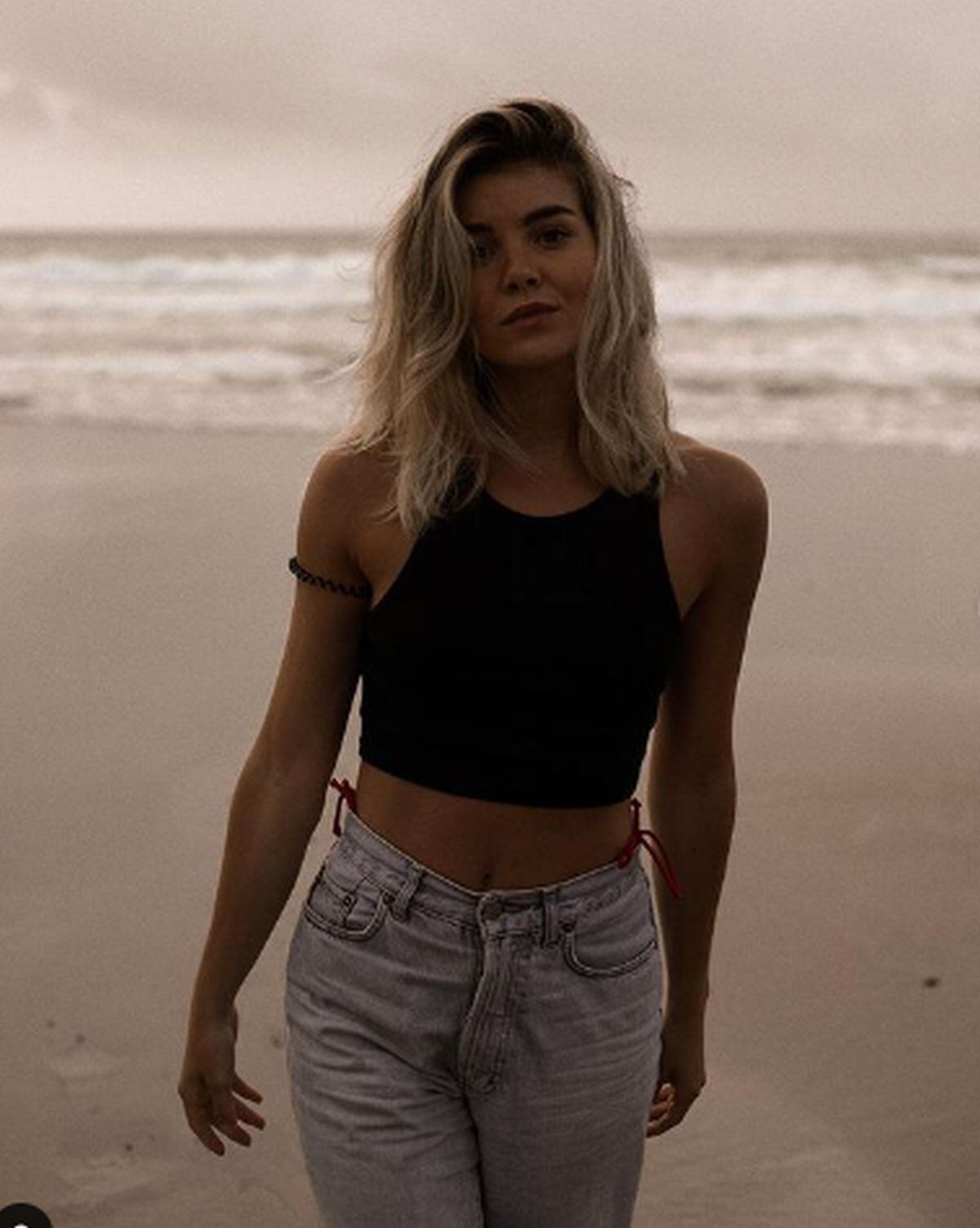 Un día en la playa de la actriz española (Foto: Alex Béjar / Instagram)