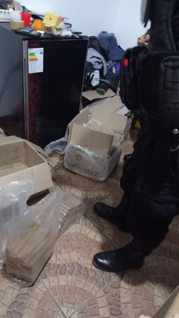 En un megaoperativo realizado en varios puntos del país, policías de la DIVIAC desbarató un clan familiar denominado ‘Los TNT del norte chico’, dedicada a elaborar, vender y trasladar en forma ilegal material explosivo.