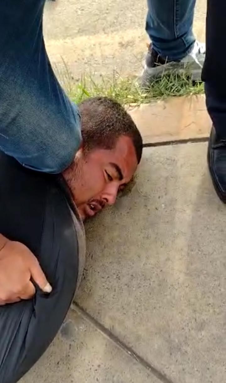 Tras una tenaz persecución, que empezó en Lince y culminó en Pueblo Libre, Renzo Morón Flores (25) fue cercado y terminó atrapado por varias brigadas de serenos de Lince.