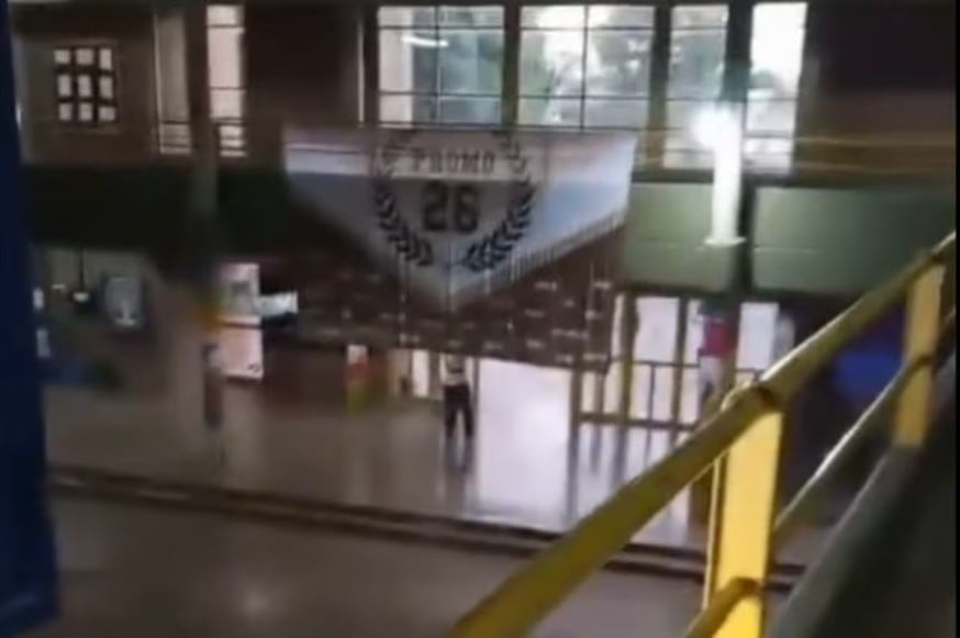 Un alumno ingresó armado a un colegio de Santa Fe y mató a un compañero.