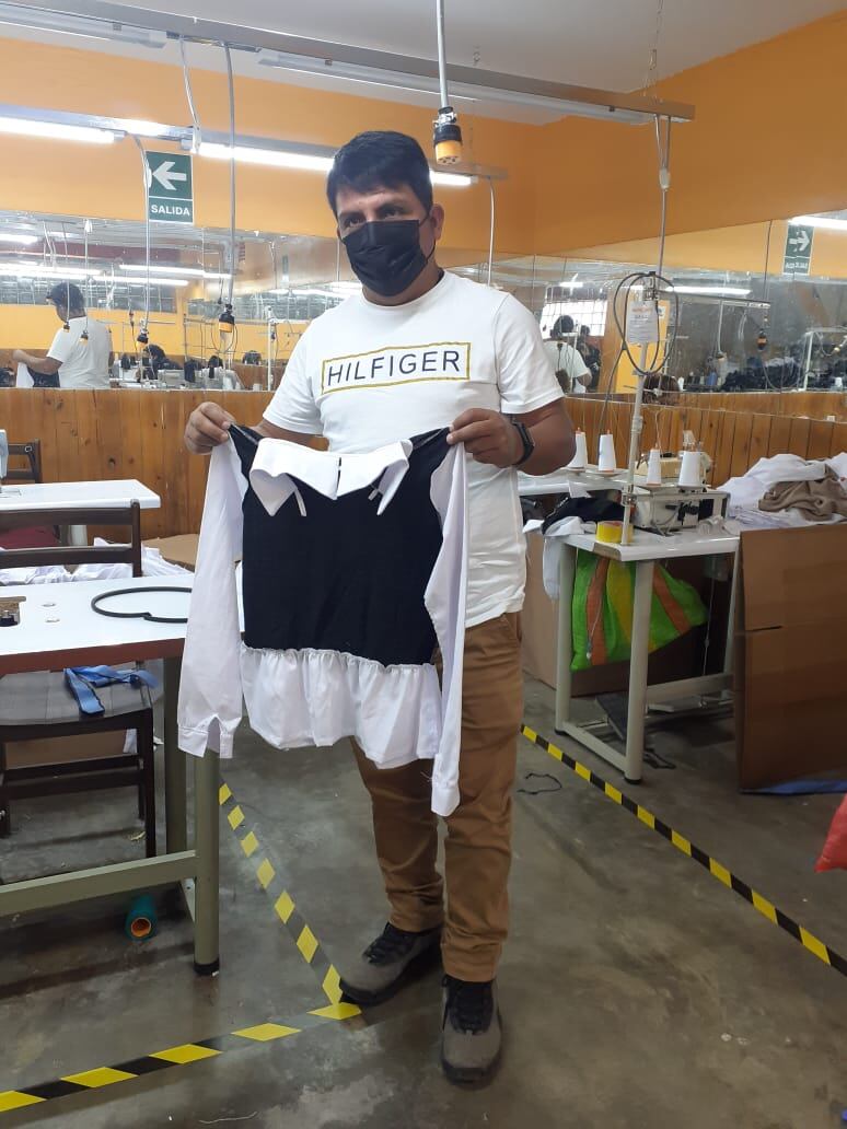 Un ratero se escondió en un edificio y por la noche dejó ingresar a sus cómplices y robó nueve máquinas textiles de un taller. (foto: Mónica Rochabrum/Trome)