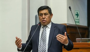 Exasesor principal acusa a congresista Pasión Dávila de ‘Mochasueldo’ | VIDEO