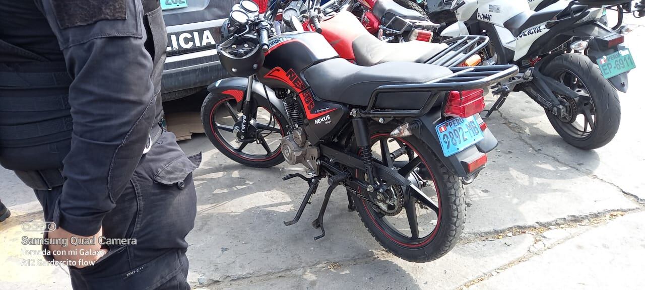 Clever Meneses Delgado (23), fue atrapado por 'serenos ninja' por robar a transeúnte.