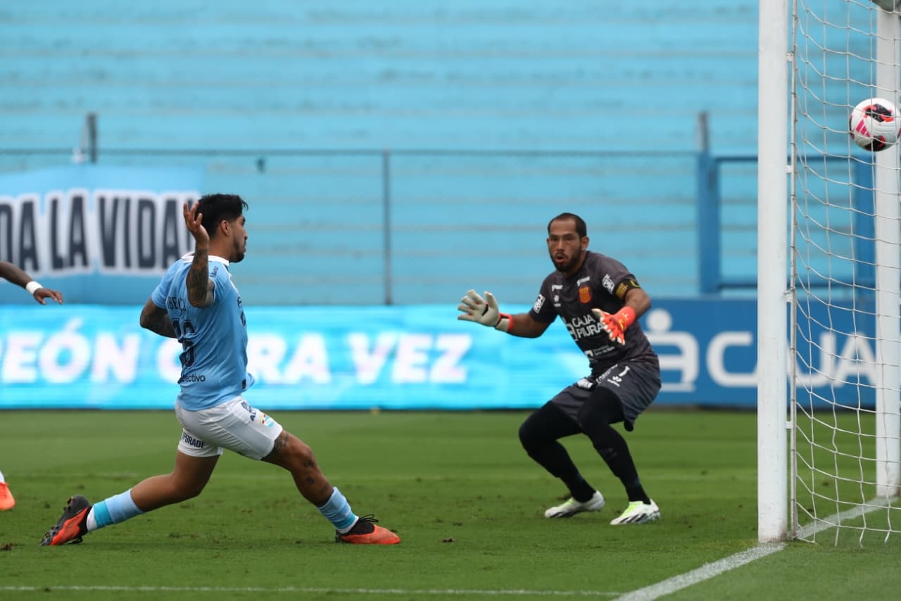Luis Iberico demostró su capacidad goleadora ante Atlético Grau. (Fotos: Julio Reaño/@photo.gec)