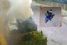¡Cámara capta atentado en Ancón! Extorsionadores en moto detonan explosivo en casa de comerciante