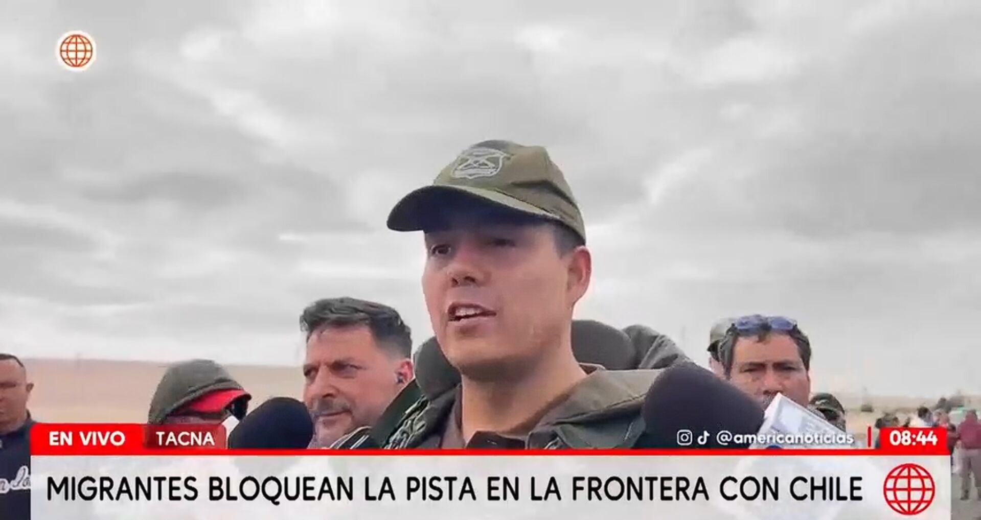 Extranjeros bloquean la frontera con Chile. (Fuente: América TV)
