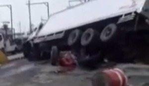 Tragedia en Trujillo: choque múltiple deja dos fallecidos luego de que camión embistiera una docena de vehículos