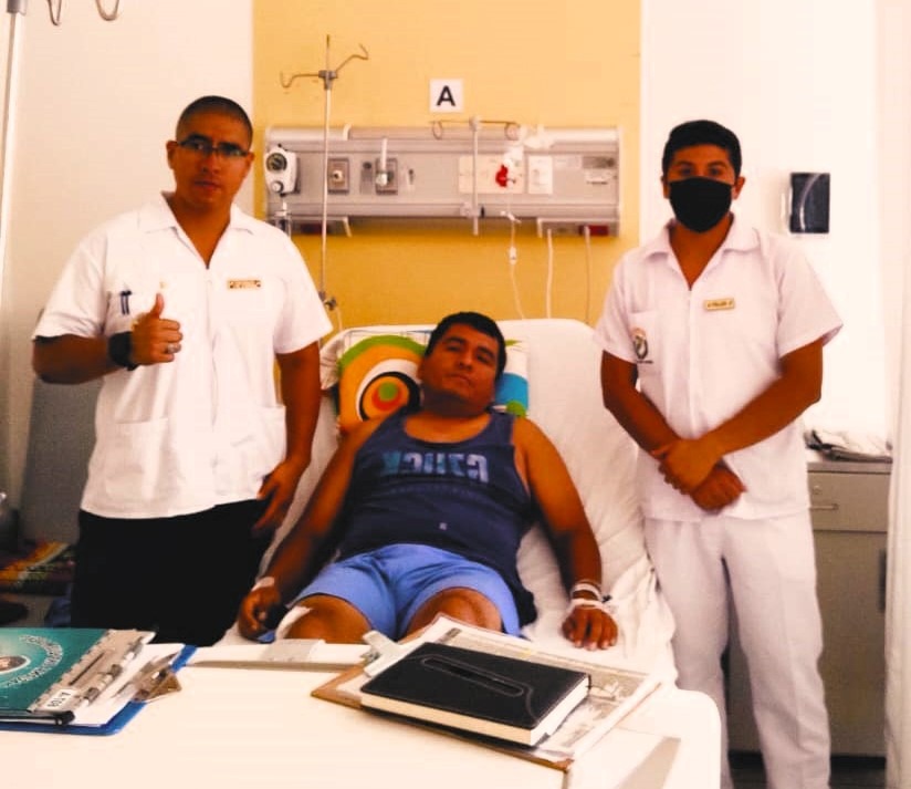 Suboficial Técnico de Tercera PNP, Luis Carbajal Capcha, viene recuperándose en el Hospital Luis Nicasio Sáenz.