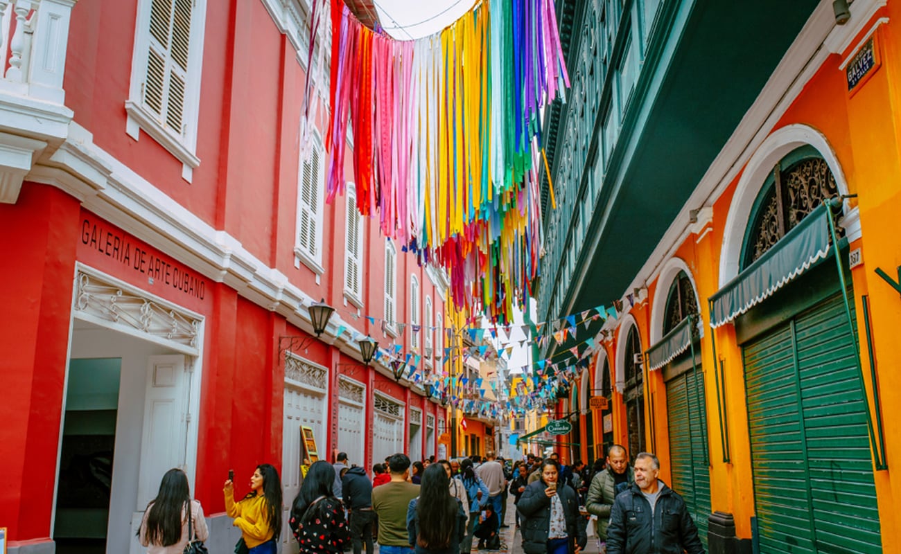¡En Monumental Callao se respira arte por doquier! Aquí, podrás encontrar galerías de arte, restaurantes con variadas propuestas gastronómicas, salas de exposición y shows artísticos. Lo mejor es que tiene calles muy pintorescas con llamativos murales realizados por artistas nacionales y extranjeros. (Foto: Shutterstock)