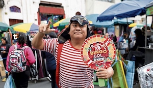 ‘Chavo Chacalonero’ hincha del Bingo Bicolor: “¡Una cartilla y cupones diarios pueden cambiar tu vida!”