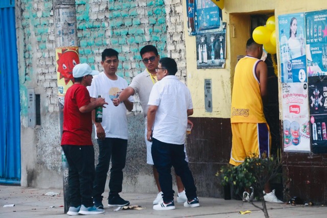 Amanecer en las calles de Lima después de los festejos por Año Nuevo.
Foto: César Grados/@photo.gec