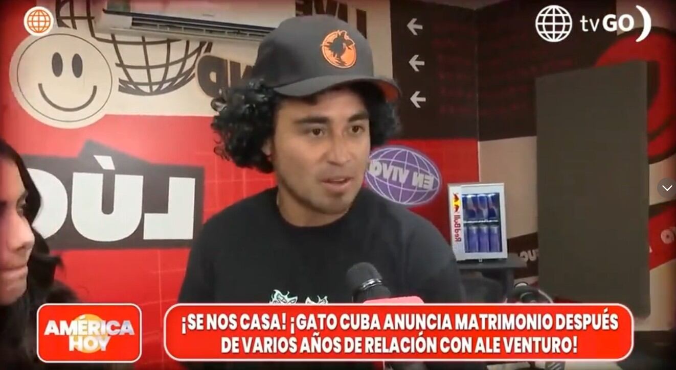 Rodrigo Cuba revela si le dio el anillo de compromiso a Ale Venturo.