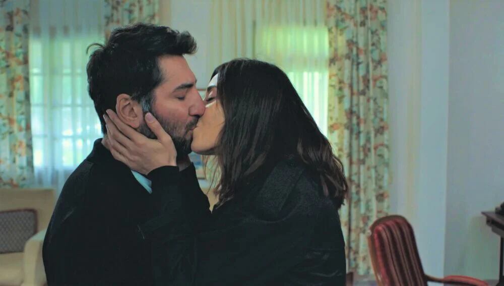 Asya decide darle una oportunidad a Aras (Foto: Med Yapim)