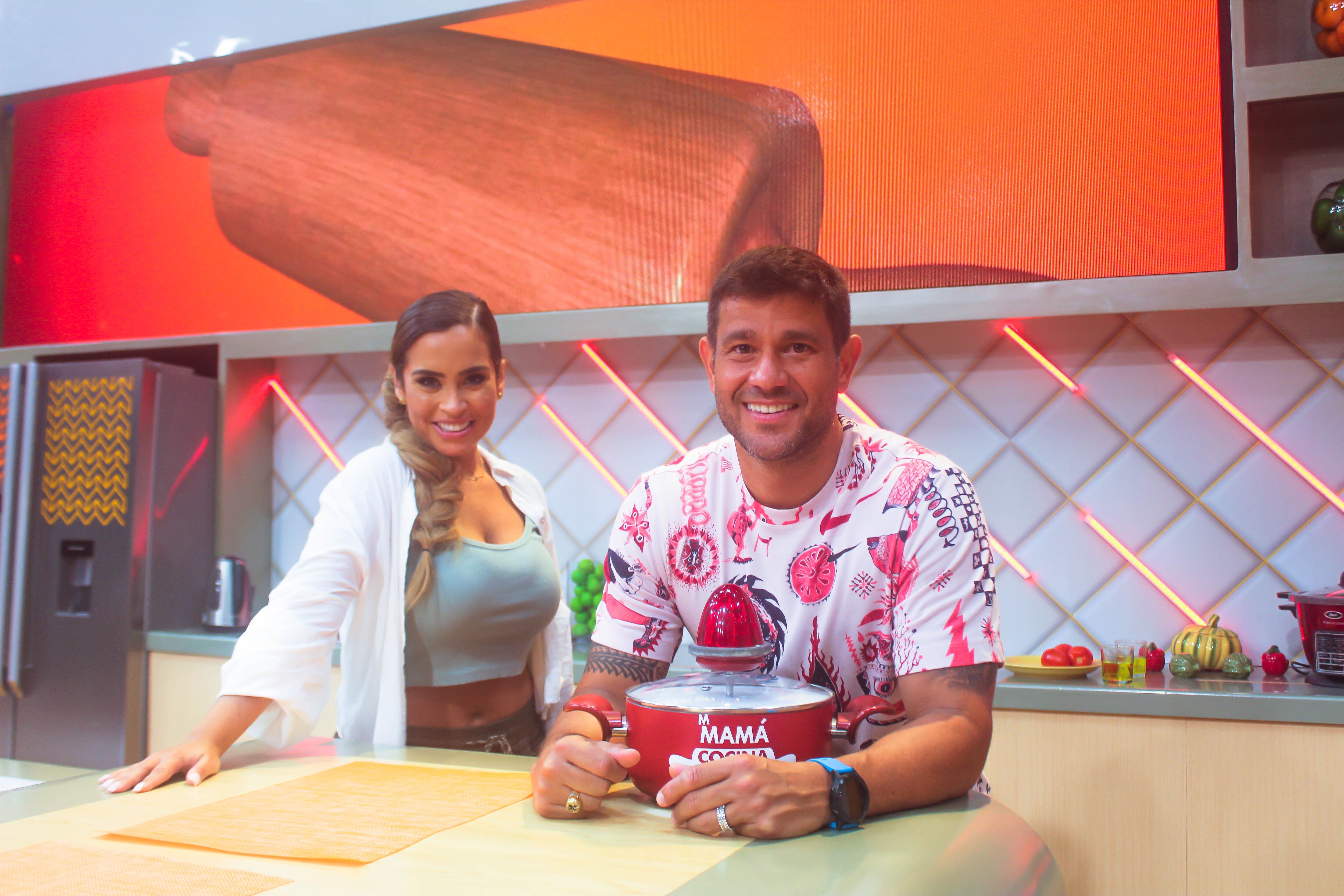 Yaco Eskenazi y Ethel Pozo conductores de "Mi mamá cocina mejor que la tuya" (Foto: Captura de pantalla)