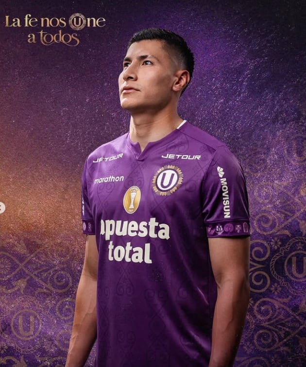 La camiseta de guardameta inspirada en el Señor de los Milagros es completamente morada. (Marathon)