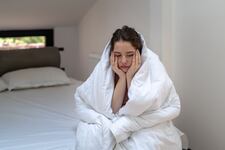 ¿Por qué me siento cansado si duermo toda la noche?