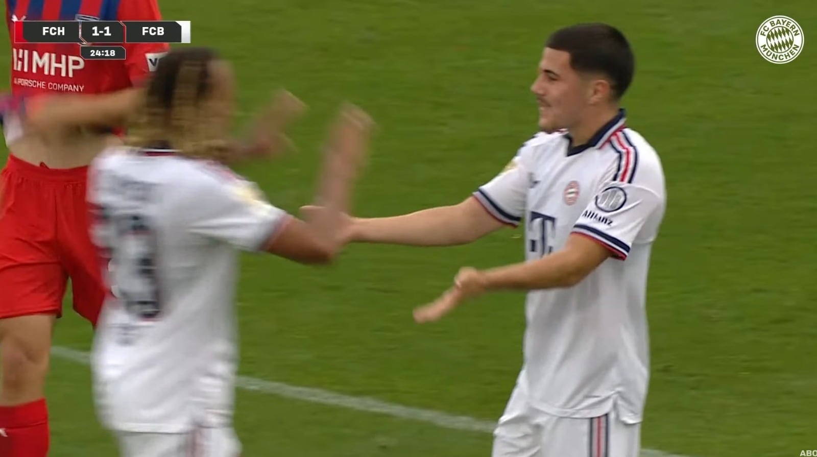 ¡La puso en el ángulo! Golazo de tiro libre de Felipe Chávez con Bayern Munich vs Heidenheim | VIDEO