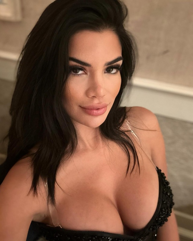 Samantha Batallanos y sus fotos más sensuales. Foto: Instagram samanthabatallanosoficial