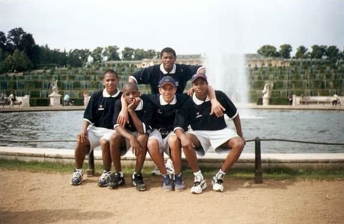 Wilmer Aguirre, Jefferson Farfán, Paolo Guerrero y Roberto Guizasola. (Álbum de Benjamín Navarro).