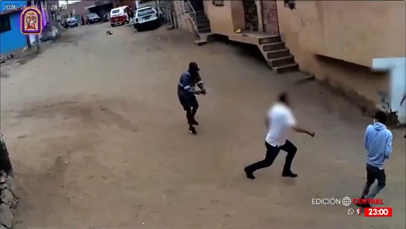 Vecinos se enfrentan a delincuentes en Comas. Foto: América noticias