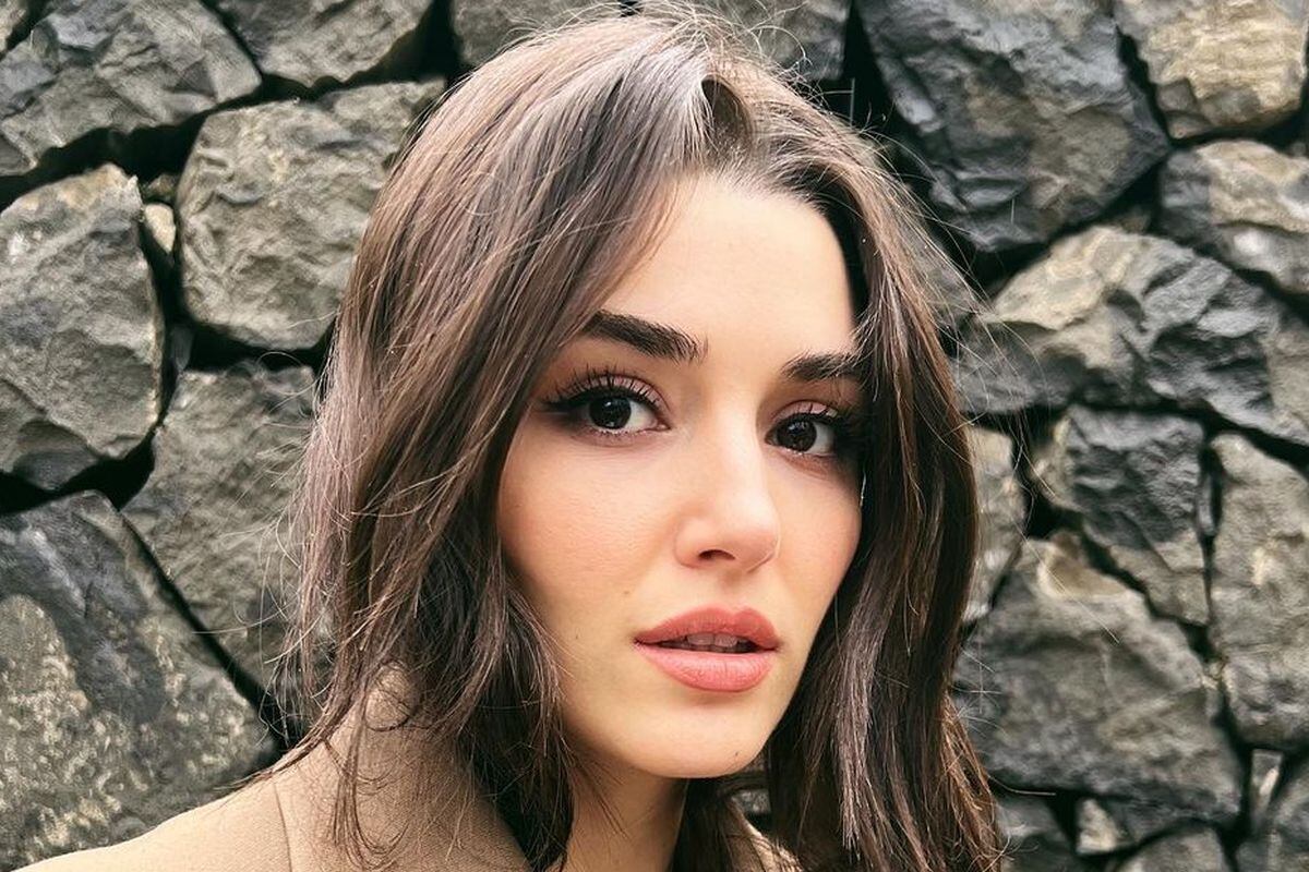 Hande Erçel se ha mostrado esquiva cuando le preguntan sobre Kaan Yıldırım (Foto: Hande Erçel/Instagram)