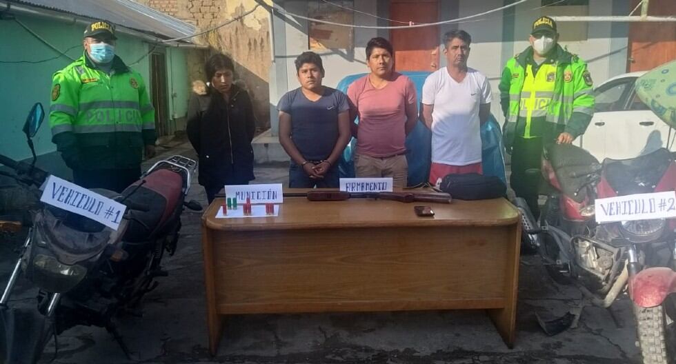 Puno: Detienen a cuatro presuntos integrantes de la banda de una banda de asaltantes conocida como "Los Malditos de Lechemayo", a quienes se les incautó una escopeta, municiones y dos motocicletas. (Foto PNP)