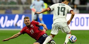 Gilberto Mora juega el Mundial con 17 años. (Photo by Alfredo ESTRELLA / AFP)