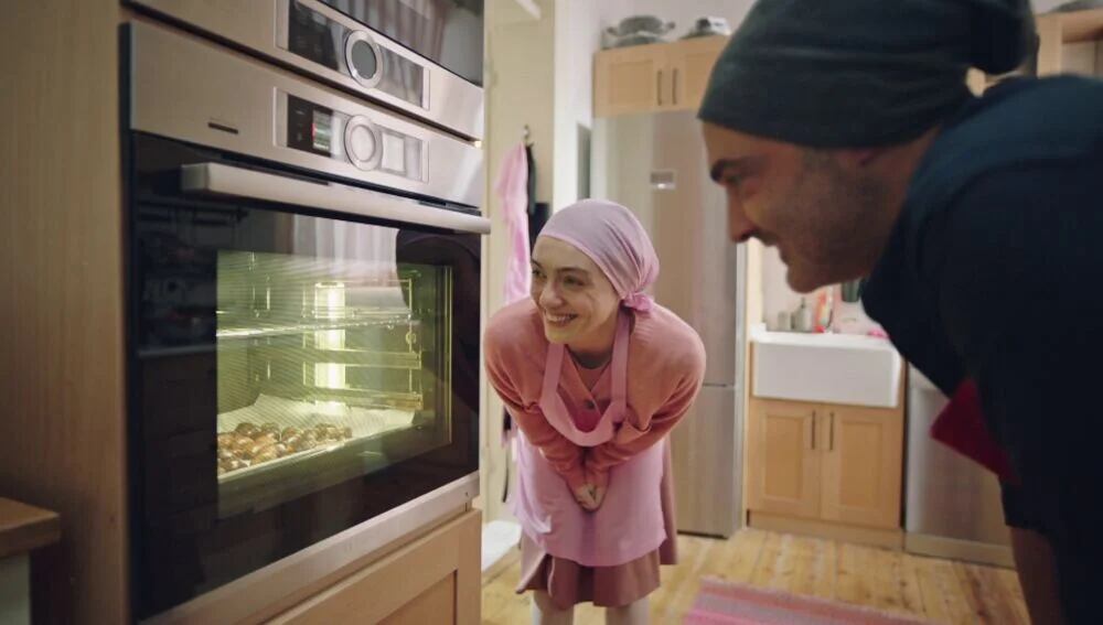 Gülben sorprende a su familia con una cena en su nueva casa (Foto: OGM Pictures)