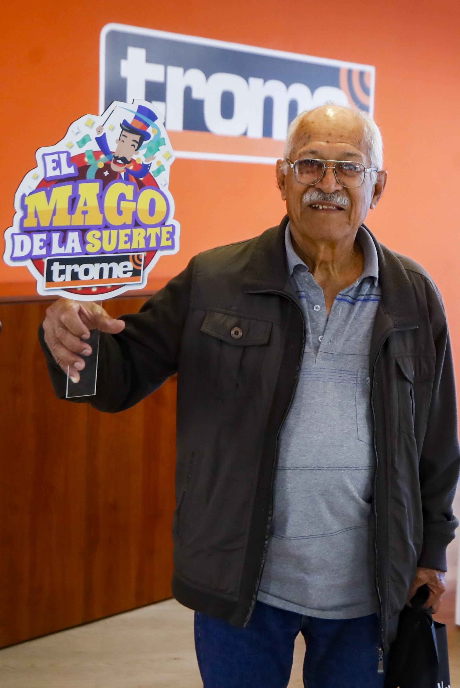 Teófilo Zavala Atoche, de 82 años, reveló lo que hará con el premio de 10 mil soles que ganó tras jugar "El Mago de la Suerte".