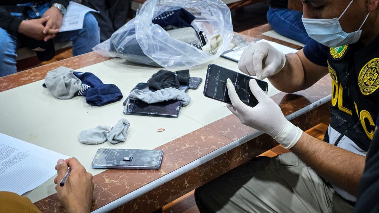 Hallan más de 35 celulares, drogas y armas blancas en penal Ancón I. Foto: Difusión