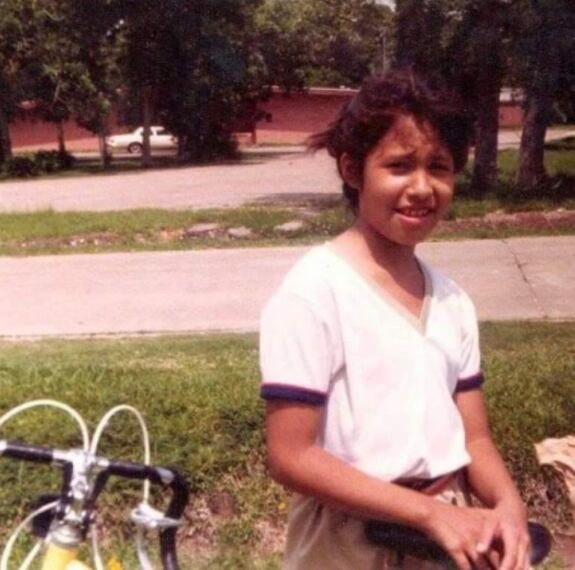 A lo largo de los nueve capítulos de la primera temporada, Selena es tan protagonista como sus hermanos: A.B. Quintanilla y Suzette Quintanilla. (Foto: Facebook)