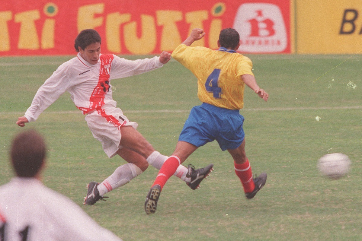 El 24 de abril de 1997, la Selección Peruana logró un triunfo ante Colombia, por Eliminatorias. El partido se jugó en Barranquilla y terminó 1-0. José Pereda marcó un golazo de larga distancia. (Foto GEC Archivo Histórico)