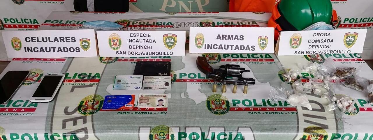 Angelo Martín Ganoza Ramírez (33), ‘burro’, y Jim Jeferson Rivera Aguilar (19), ‘pulga’, quienes serían de la banda ‘Los Temibles de las Delicias’, acusados de cobrar cupos a obras de construcción, fueron intervenidos.