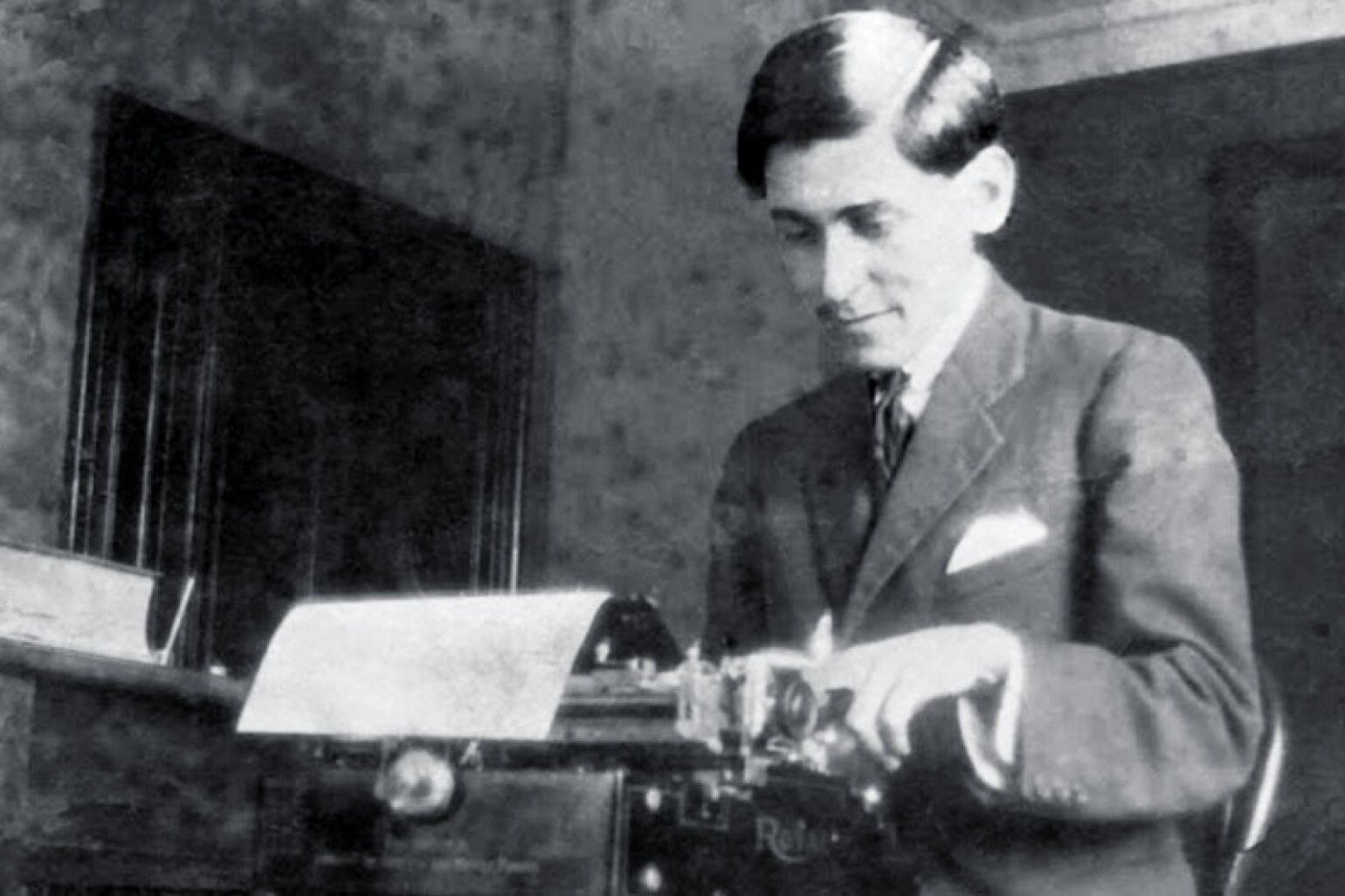 José Carlos Mariátegui empieza a trabajar en redacción del diario La Prensa.