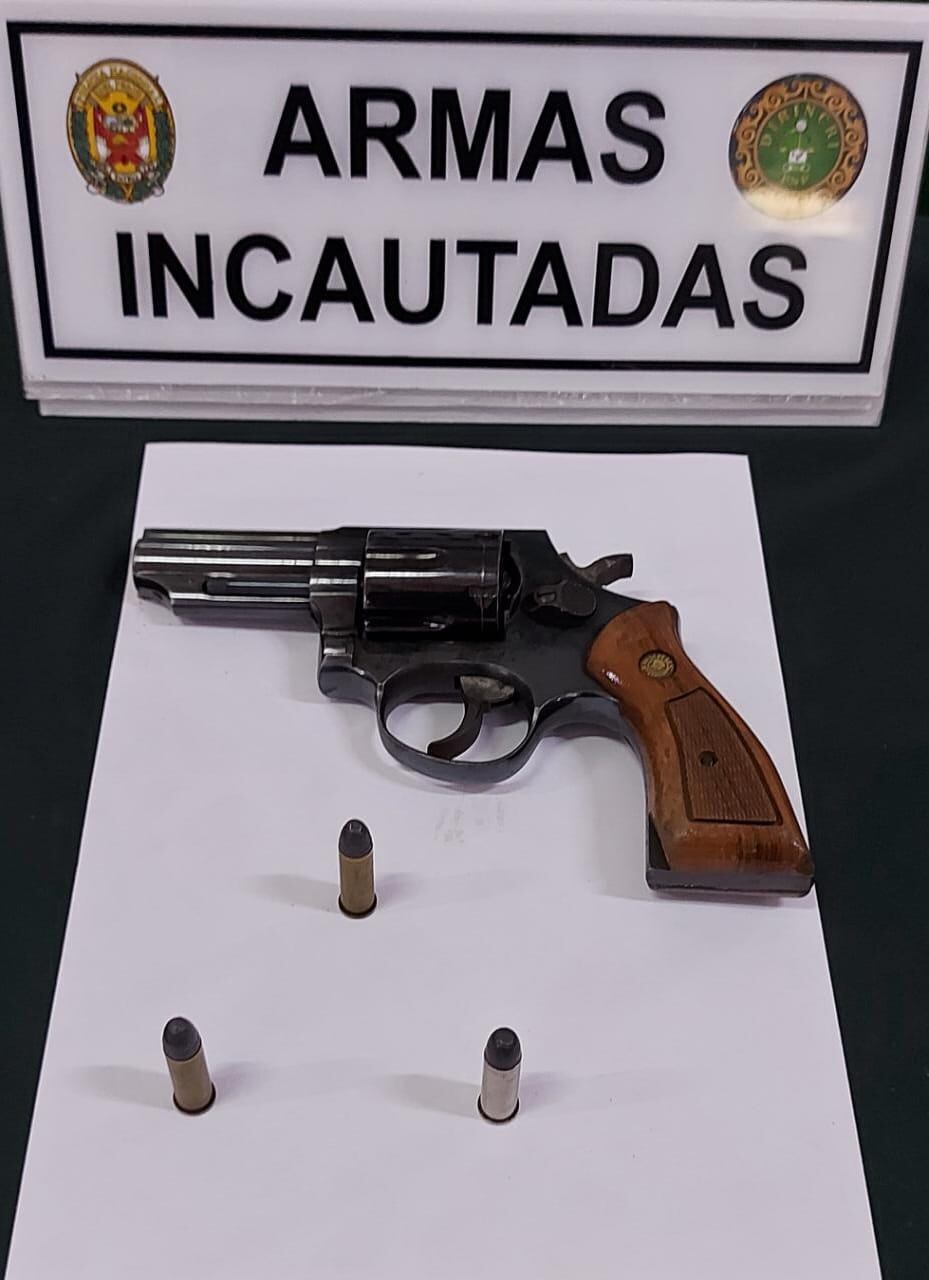 Jairo Luis Ramos Pardo (32), ‘Jairo’, quien se mantuvo oculto durante un año, fue intervenido con droga y un revolver. Se le investiga por cometer el crimen de un joven. (foto: Trome)