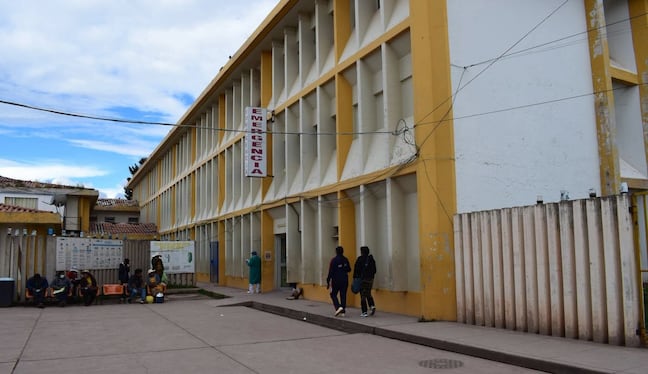 Juliaca: Policía lleva a detenido al hospital y este se fuga con ayuda de sus familiares