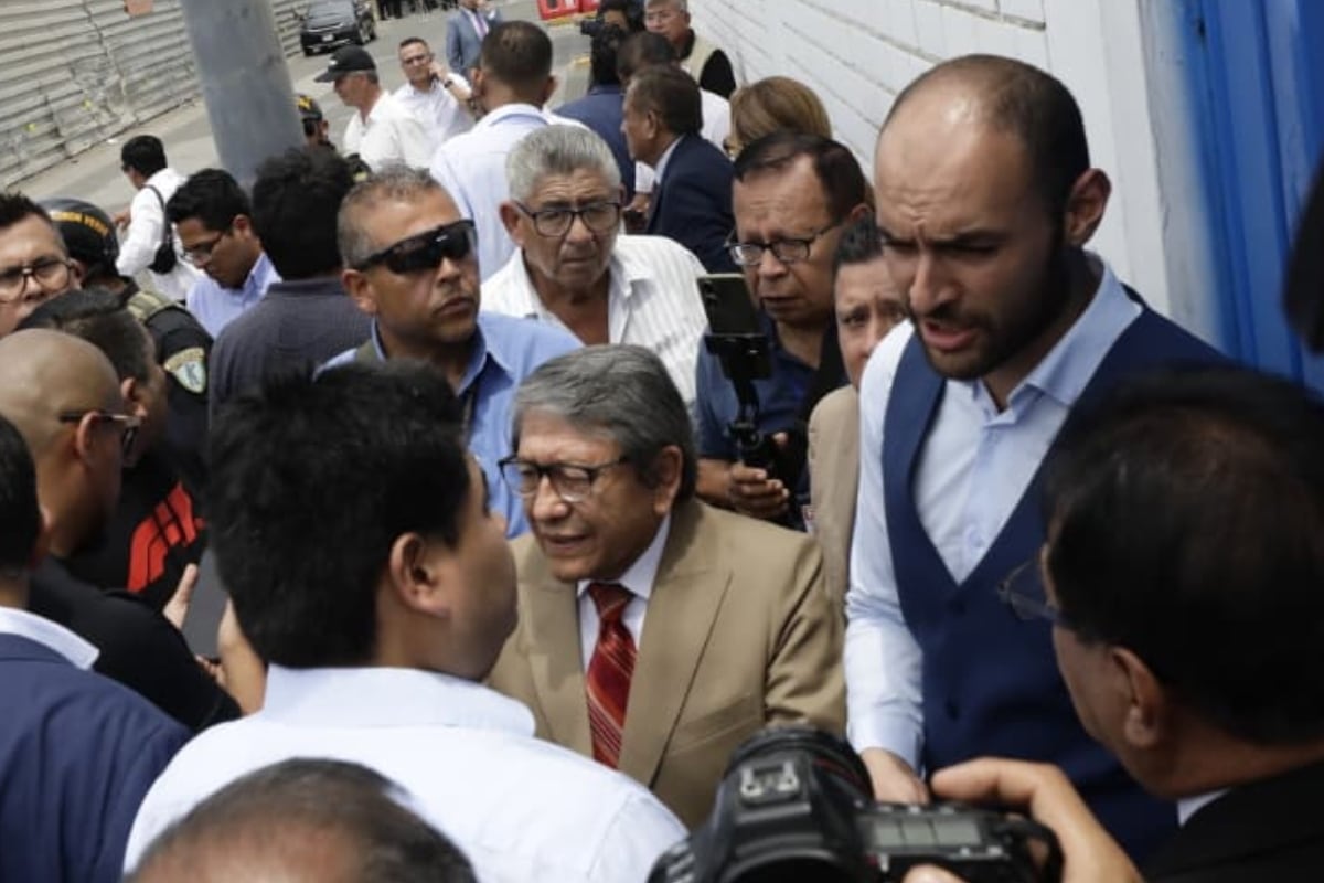 Impiden ingreso de Ciro Castillo Rojo al Gobierno Regional del Callao pese a fallo judicial. (Foto: Lenin Tadeo/@photogec)